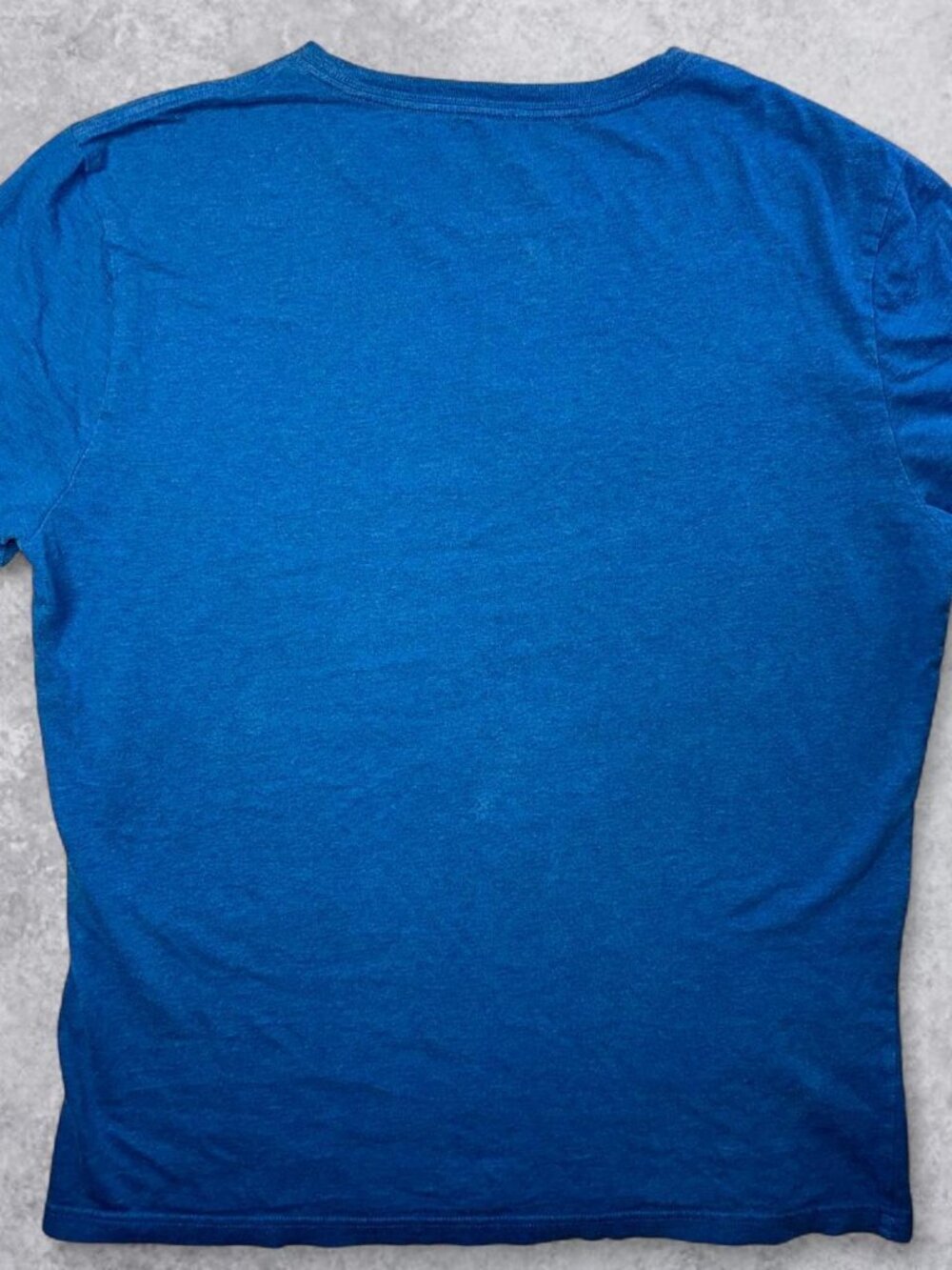 Banana Republic Men's Blue T-shirt size Large - Picture 2 of 3